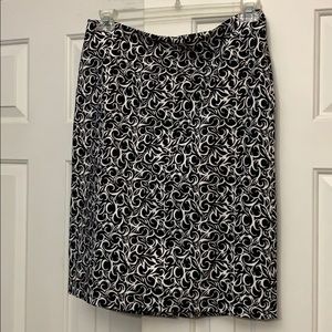 Essential G black & white lined skirt 12